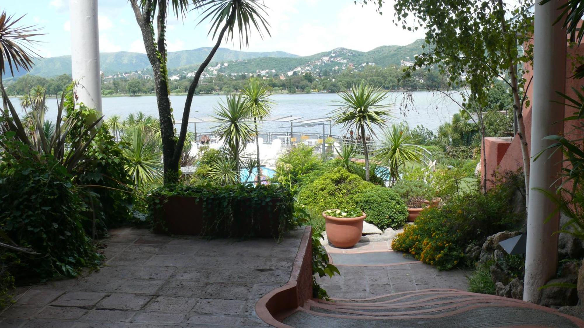 Lake Buenavista Apart Hotel & Suites Villa Carlos Paz Exterior photo